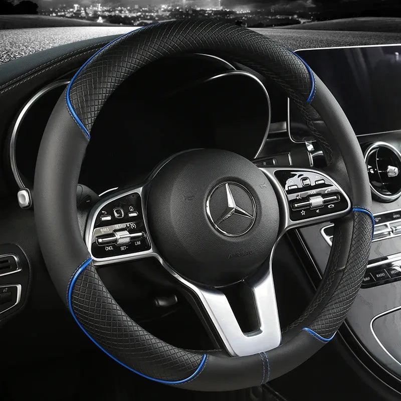 Capa de volante com couro azul sofisticado e acabamento refinado