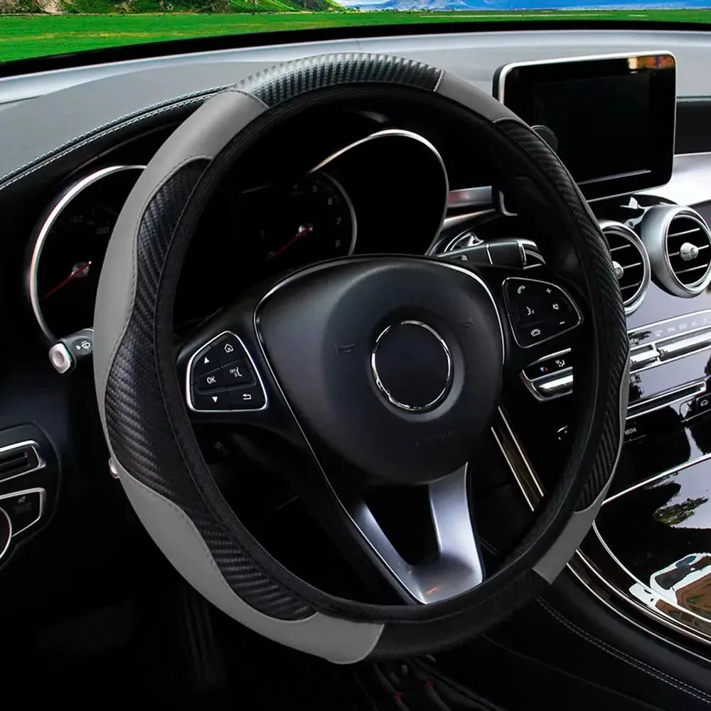 Capa de volante universal com material respirável, que evita escorregões.