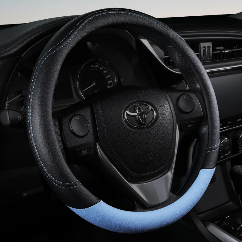 Capa de couro azul para carro com acabamento premium.
