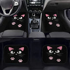 Tapete feminino com desenho de gatinho instalado na frente e atrás do carro