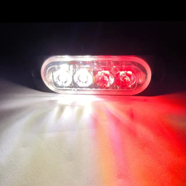 Imagem do farol de LED na cor vermelho e branco iluminando com intensidade