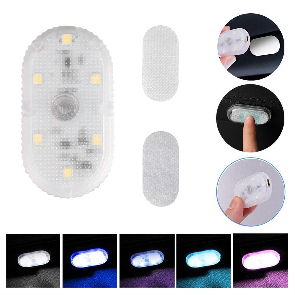 Luz de LED magnética sendo utilizada, liga com apenas 1 clique ela ilumina o carro interno